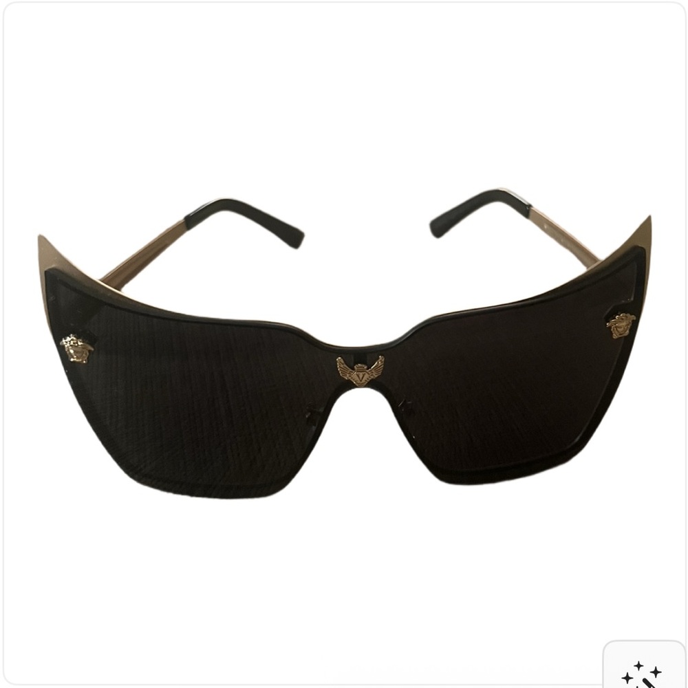 Elegant Black and Gold Sunglasses